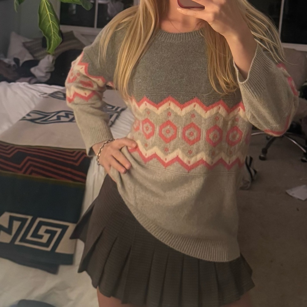 Banana Republic Gray and Pink Geometric Sweater